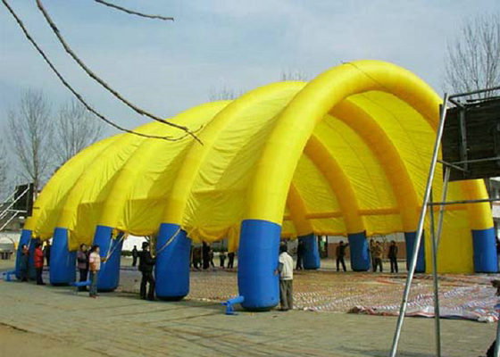 Il nylon ricoperto PVC gonfiabile all'aperto della tenda di colore rosso per l'affare annuncia