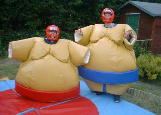 PVC leggero riempito di Platone dei vestiti lottare di sumo con il casco protettivo