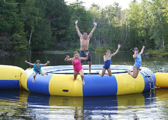 Giocattoli gonfiabili dell'acqua del PVC degli adulti e dei bambini che fanno galleggiare l'OEM/ODM del trampolino accettati
