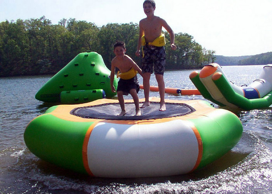 Trampolino gonfiabile senza piombo del lago, ad alta temperatura di galleggiamento del trampolino dell'acqua saldato