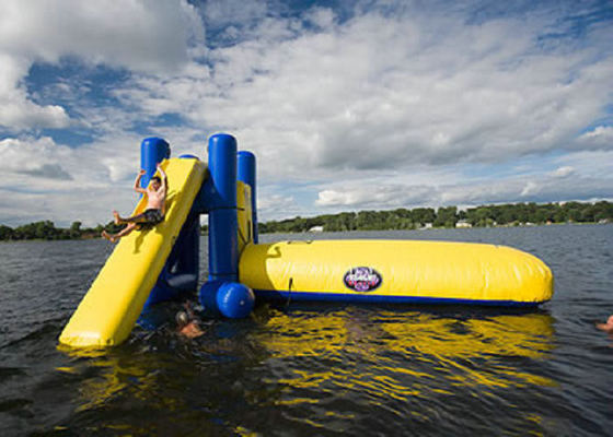Giocattoli gonfiabili del lago alta safety, giocattoli dello stagno di divertimento con la chiazza gonfiabile dell'acqua