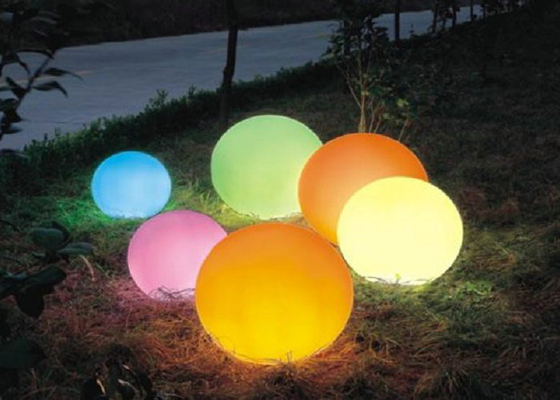 Il LED colorato accende l'aerostato dell'elio del PVC di Inflatables per la pubblicità del cielo