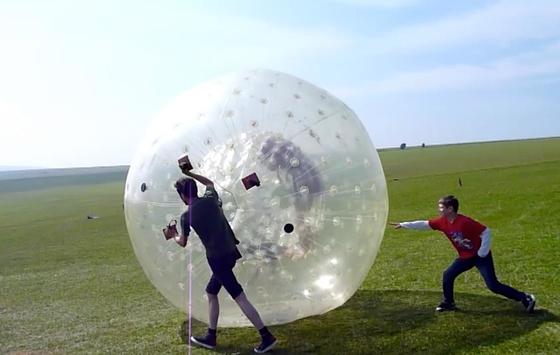 giocattoli all'aperto gonfiabili umani del PVC di 1.0mm i materiali di 3 strati per la camminata dentro
